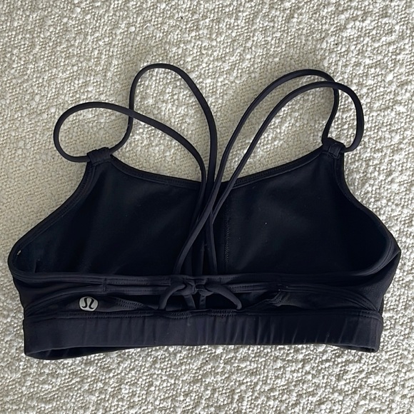 LULULEMON black strap detail back sports bra 2 - Picture 1 of 2